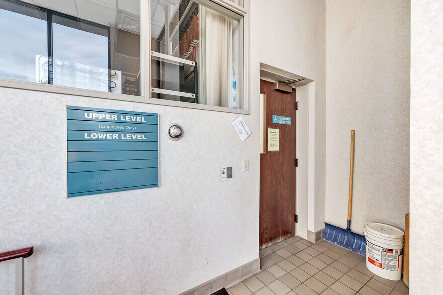 More Photos Of 414 S Jefferson St, Green Bay Office For Sale