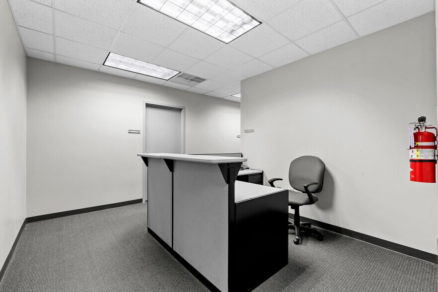 More Photos Of 7200 US-150, Greenville Office For Sale