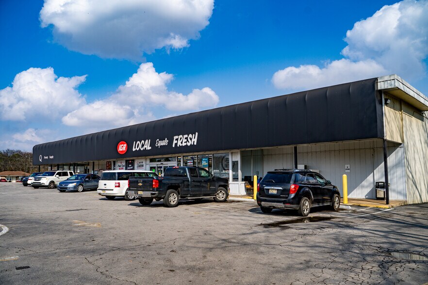 More Photos Of 3420 NW Pulaski Pike, Huntsville General Retail For Lease