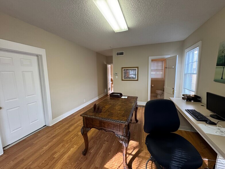 More Photos Of 436 S Fannin Ave, Tyler Office Residential For Sale