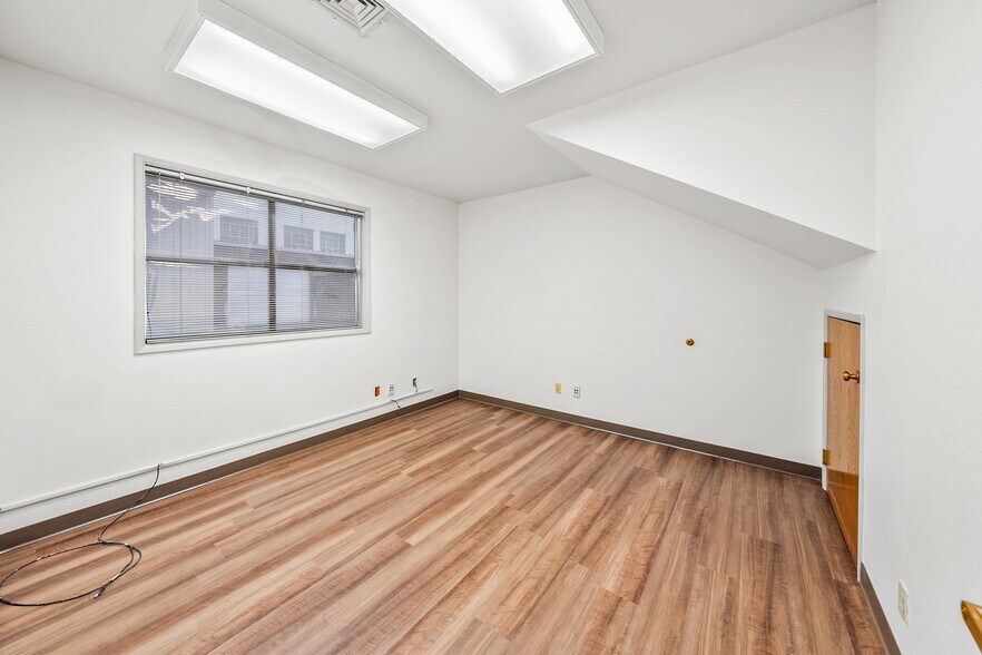 More Photos Of 619 S Fir St, Medford Refrigeration Cold Storage For Sale