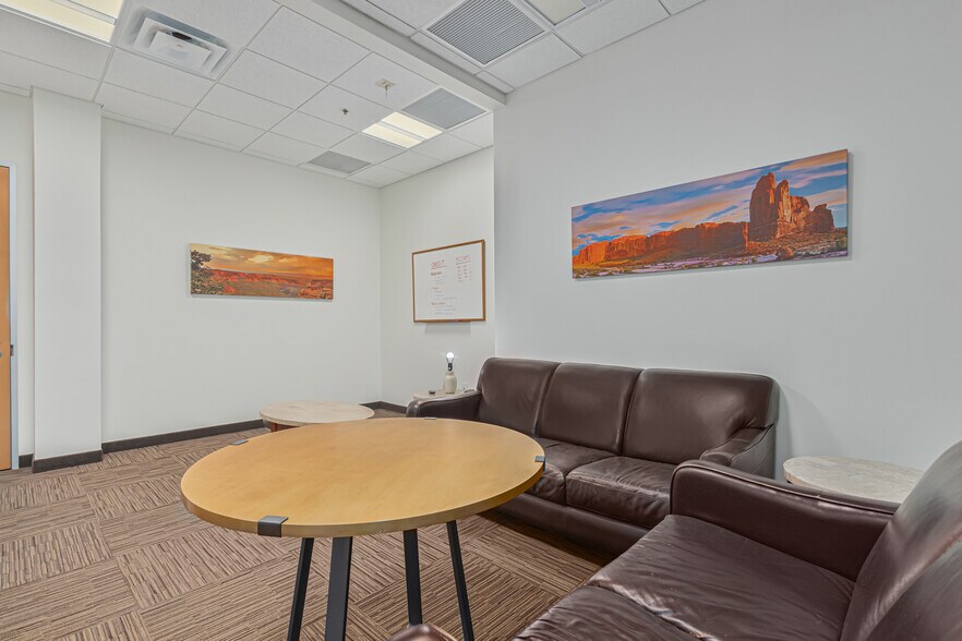 More Photos Of 4650 E Cotton Center Blvd, Phoenix Office For Lease