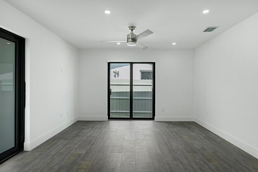 More Photos Of 10370 SW 24th St, Miami Apartments For Sale
