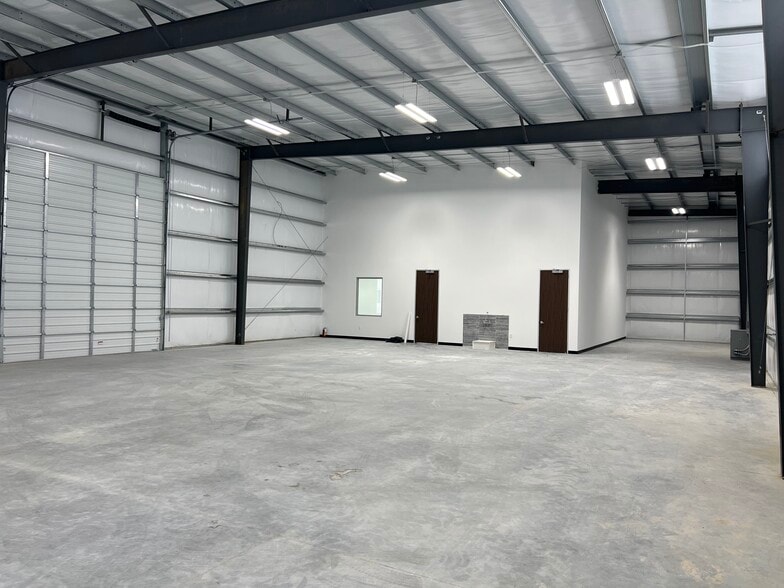 More Photos Of 19956 Franz Rd, Katy Warehouse For Lease