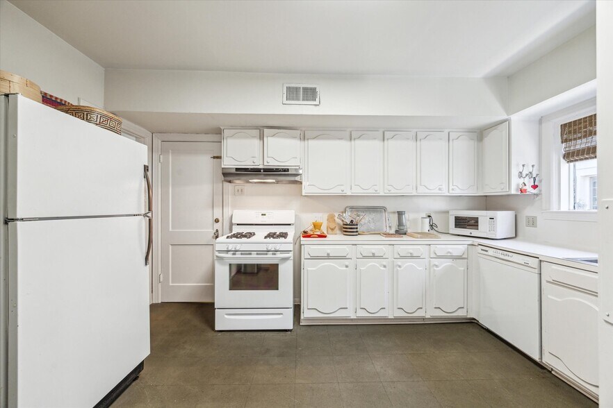 More Photos Of 2039 South Blvd, Houston Apartments For Sale