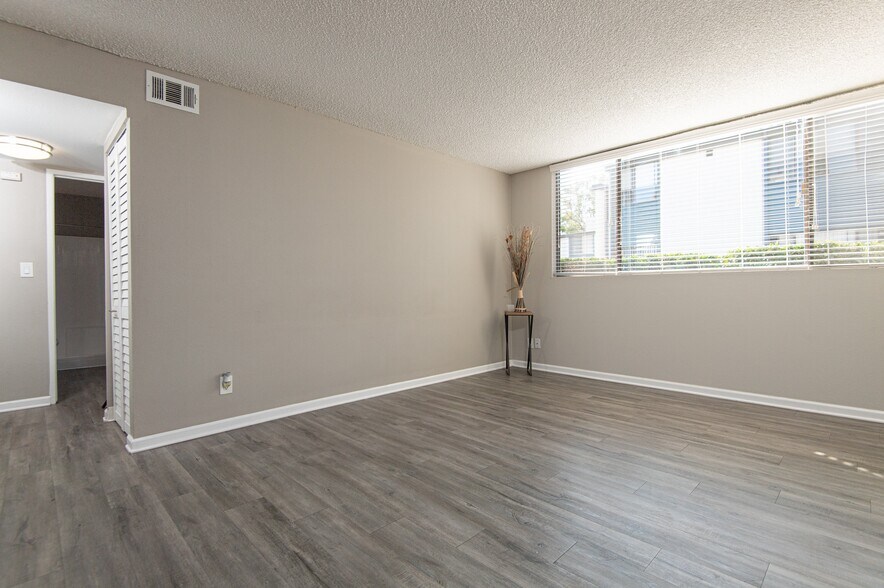 More Photos Of 516 S Indian Hill Blvd, Claremont Apartments For Sale