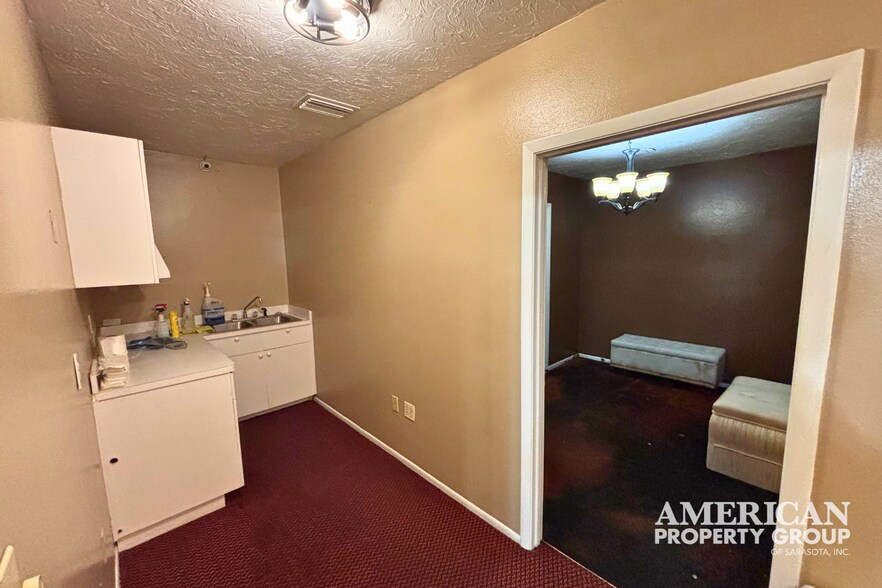 More Photos Of 3285 Placida Rd, Englewood Storefront Retail Office For Sale