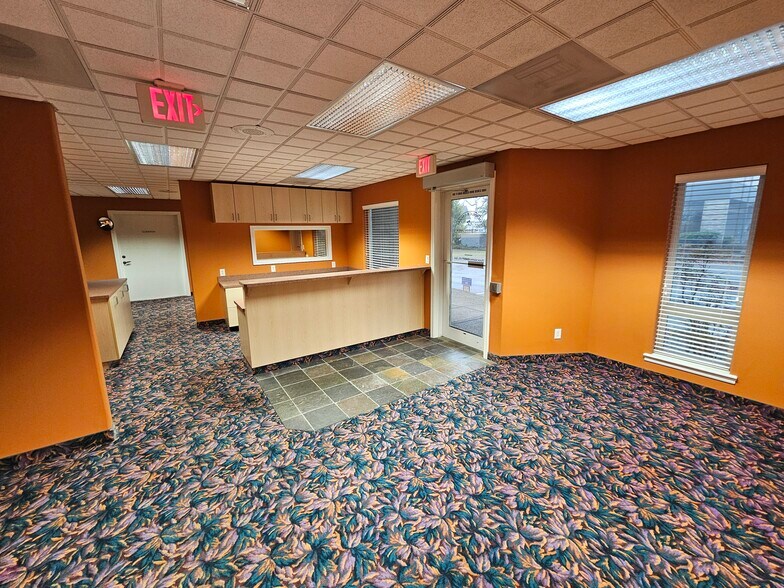 More Photos Of 5125 Wittenberg Ln NE, Salem Medical For Sale