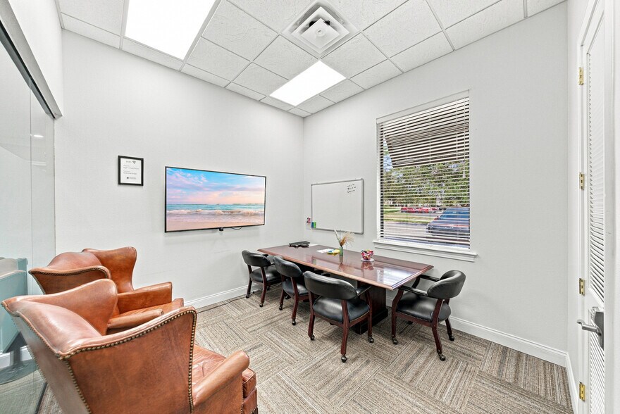 More Photos Of 4030 S Pipkin Rd, Lakeland Flex For Sale