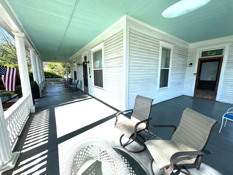 More Photos Of 424 Green St, Gainesville Office Residential For Sale
