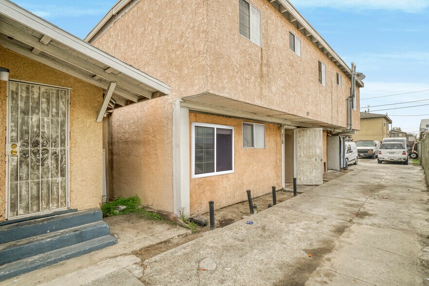 More Photos Of 213 E 87th Pl, Los Angeles Multifamily For Sale