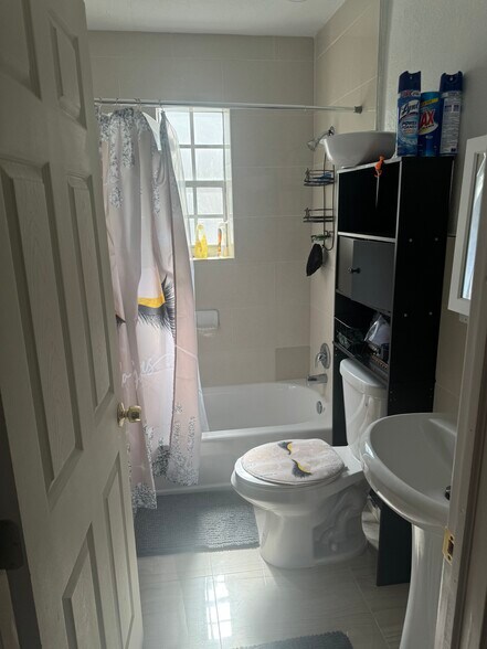 More Photos Of 655 Ne 80th St, Miami Multifamily For Sale