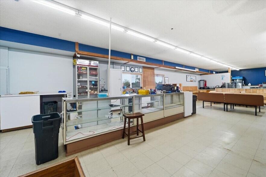 More Photos Of 407 Main St, Union Freestanding For Sale