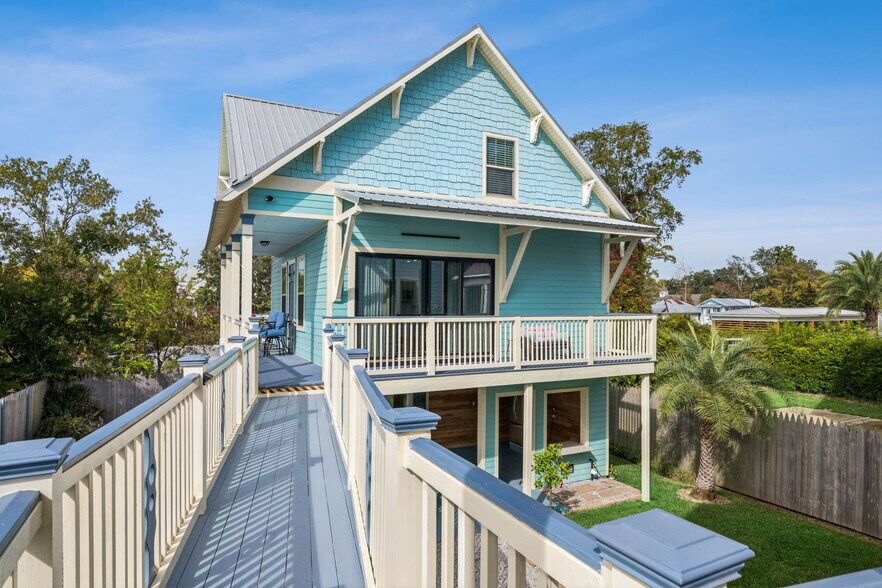 More Photos Of 124 Lafitte St, Mandeville Hospitality For Sale