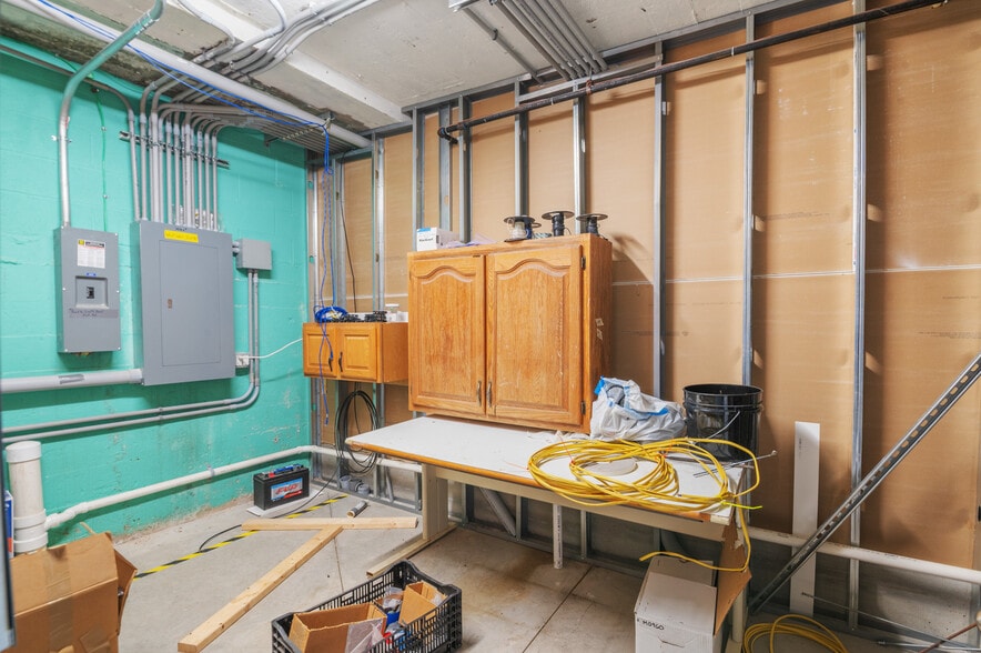 More Photos Of 815 Chicago St, Green Bay Industrial For Sale