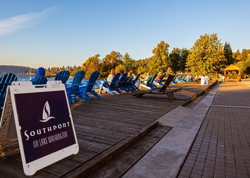 More Photos Of 1133 Lake Washington Blvd, Renton Apartments For Lease