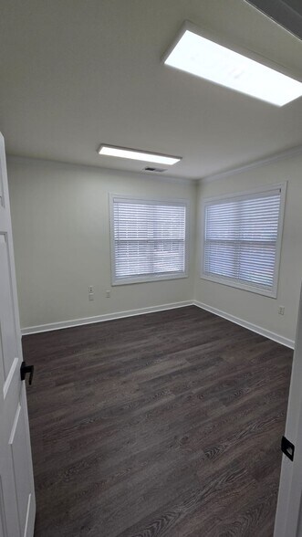 More Photos Of 3883 Rogers Bridge Rd, Duluth Office For Lease