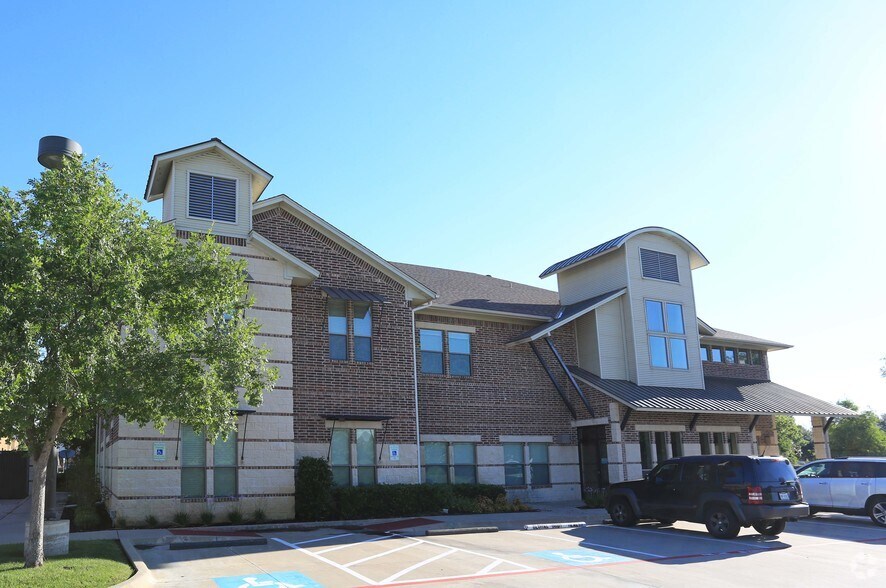 More Photos Of 3605 Yucca Dr, Flower Mound Medical For Lease