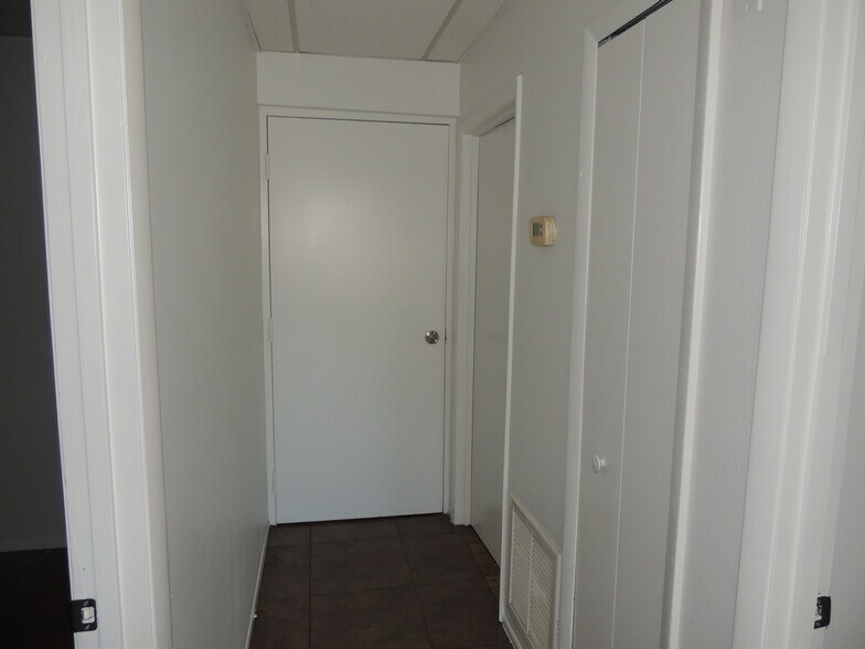 More Photos Of 2311 Whitfield Industrial Way, Sarasota Warehouse For Sale