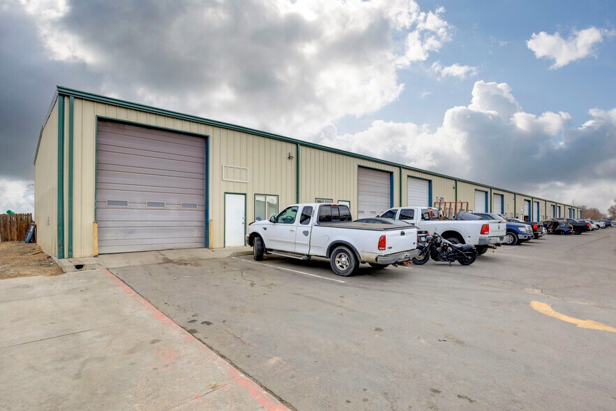 More Photos Of 8085 Oneida St, Commerce City Unknown For Lease