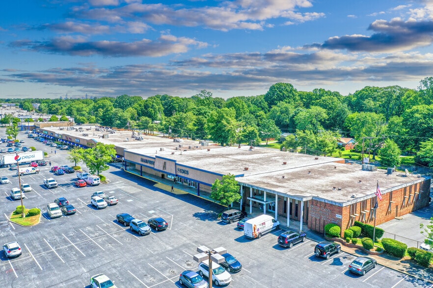 More Photos Of 6105-6241 South Blvd, Charlotte Storefront For Lease