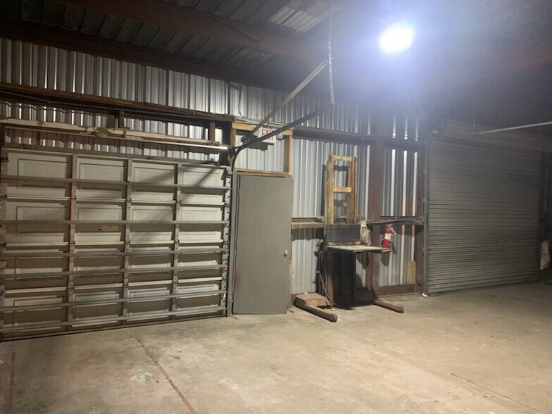 More Photos Of 5306 W Commerce St, Tampa Warehouse For Lease