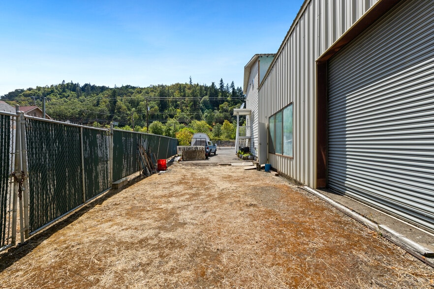 More Photos Of 5565 NE Stephens St, Winchester Auto Repair For Sale