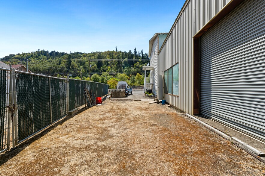 More Photos Of 5565 NE Stephens St, Winchester Auto Repair For Sale