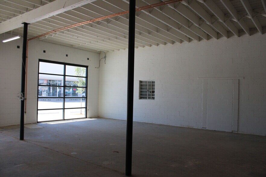 More Photos Of 233 W McArthur Dr, Midwest City General Retail For Lease