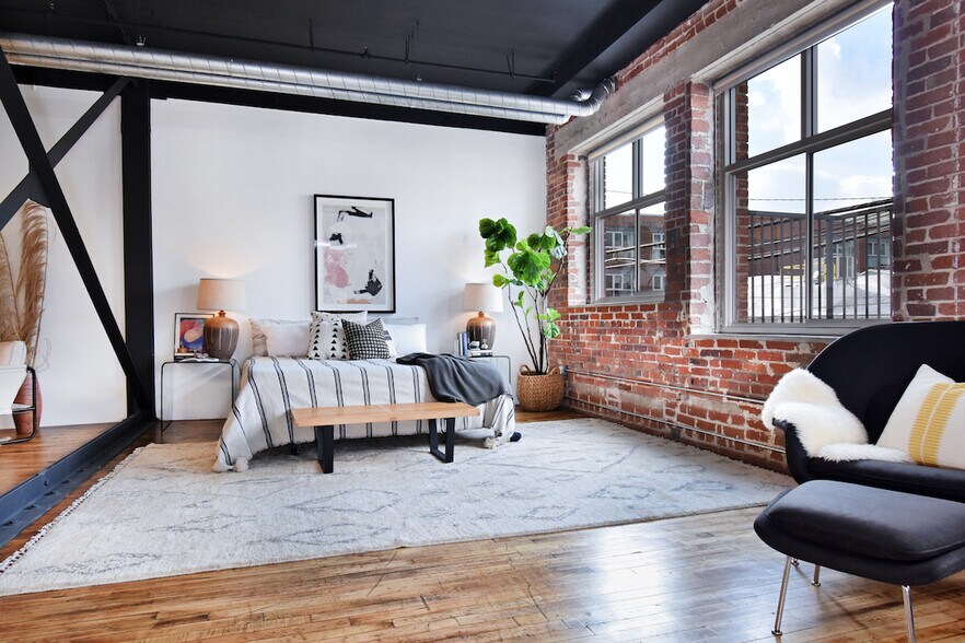 More Photos Of 500-530 Molino St, Los Angeles Office For Sale