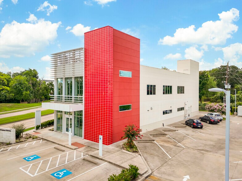 More Photos Of 1140 Enclave Pky, Houston Medical For Sale