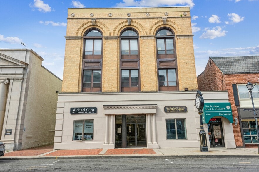 Primary Photo Of 15 Glen St, Glen Cove Office For Lease