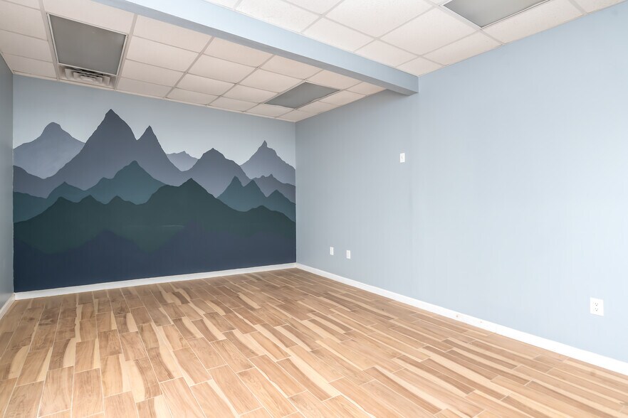 More Photos Of 480 N Dean Rd, Auburn Light Distribution For Lease