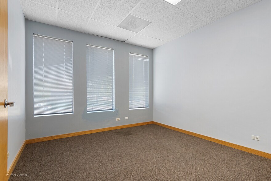More Photos Of 507 W Kendall Dr, Yorkville Medical For Lease
