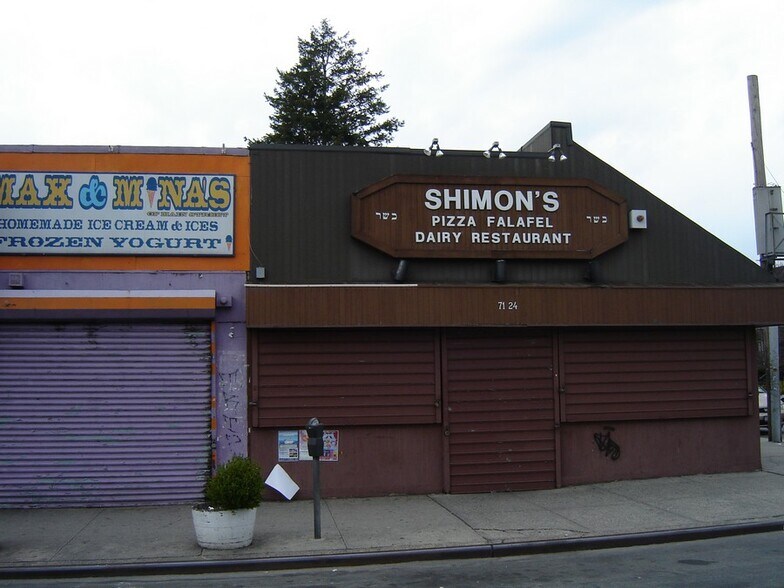 More Photos Of 71-24-71-46 Main St, Flushing Storefront For Sale