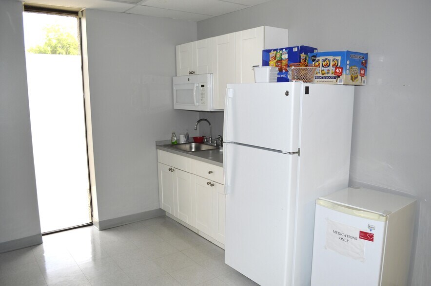 More Photos Of 1005 Clifton Ave, Clifton Office For Lease