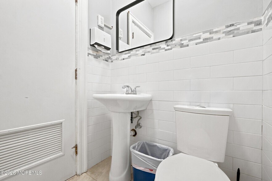 More Photos Of 913 Sewall Ave, Asbury Park Office For Sale