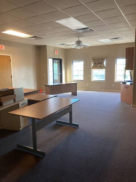 More Photos Of 16853 E Palisades Blvd, Fountain Hills Office For Lease