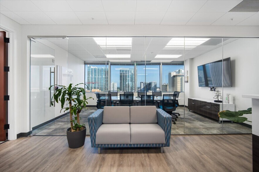 More Photos Of 201 E Kennedy Blvd, Tampa Office For Lease