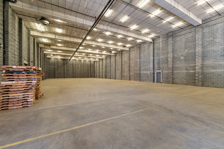 More Photos Of 1537-1545 Hansford St, Charleston Light Distribution For Lease