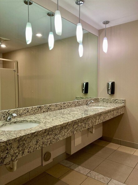 More Photos Of 33481 W 14 Mile Rd, Farmington Hills Office For Sale