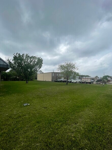 More Photos Of 2012 Broadway St, Pearland Land For Sale