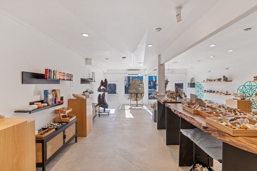 More Photos Of 1423 Abbot Kinney Blvd, Venice General Retail For Sale