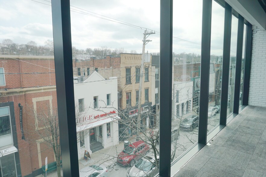 More Photos Of 5533 Walnut St, Pittsburgh Storefront Retail Office For Lease