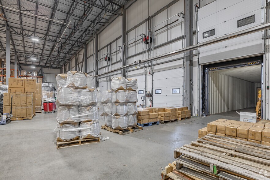 More Photos Of 305 Sub Way, Milford Warehouse For Lease