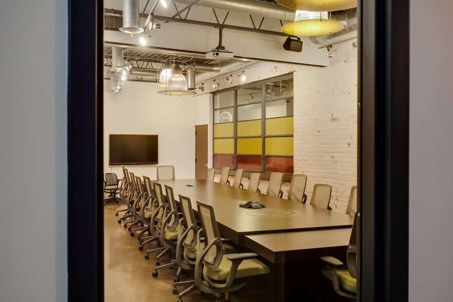 More Photos Of 1200-1264 Woodward Hts, Ferndale Research And Development For Lease