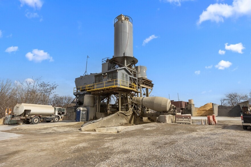 More Photos Of 4465 Castor Ave, Philadelphia Service For Sale