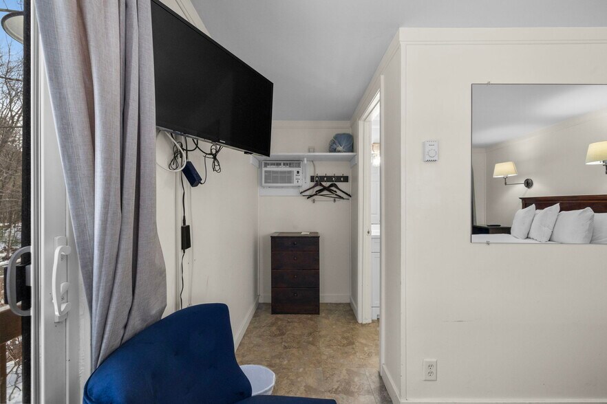 More Photos Of 180 Main St, North Woodstock Hotel For Sale