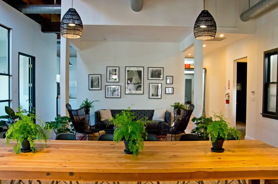 More Photos Of 80 Windward Ave, Venice Storefront Retail Office For Lease