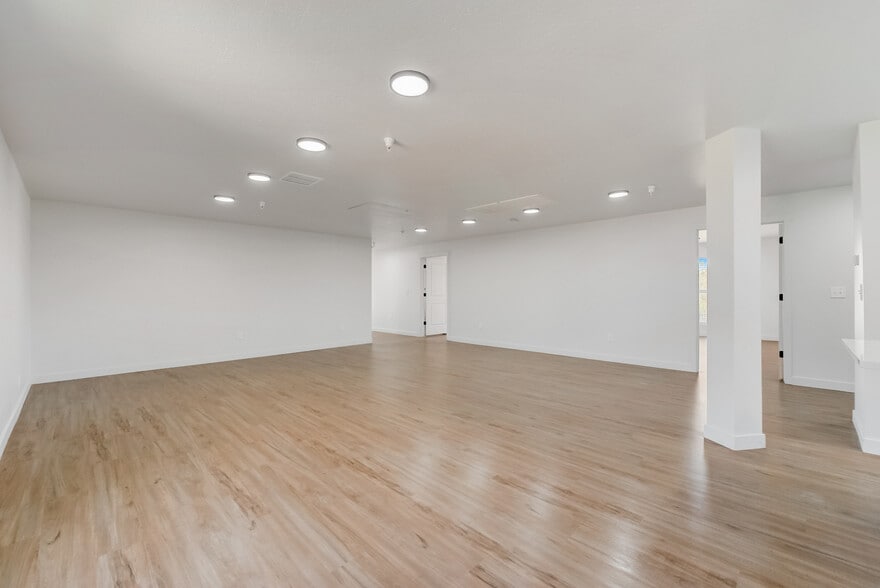 More Photos Of 404 E 5600 S, Salt Lake City Apartments For Sale